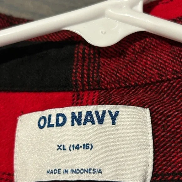 B005. NWOT Old Navy Youth red/black plaid flannel shirt XL 14-16 - Picture 4 of 4